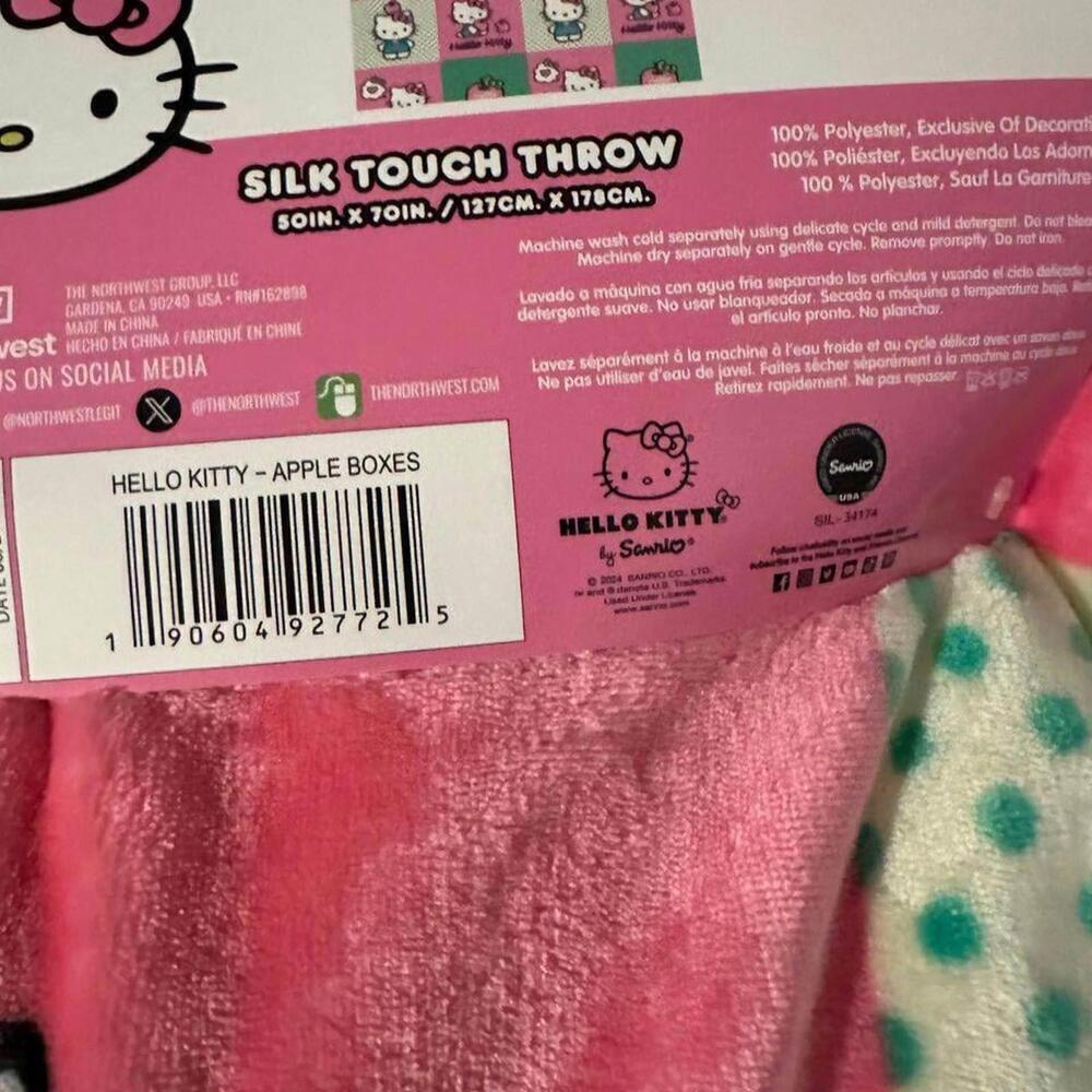 Hello Kitty Silk Touch Throw Blanket - Picture 2 of 2